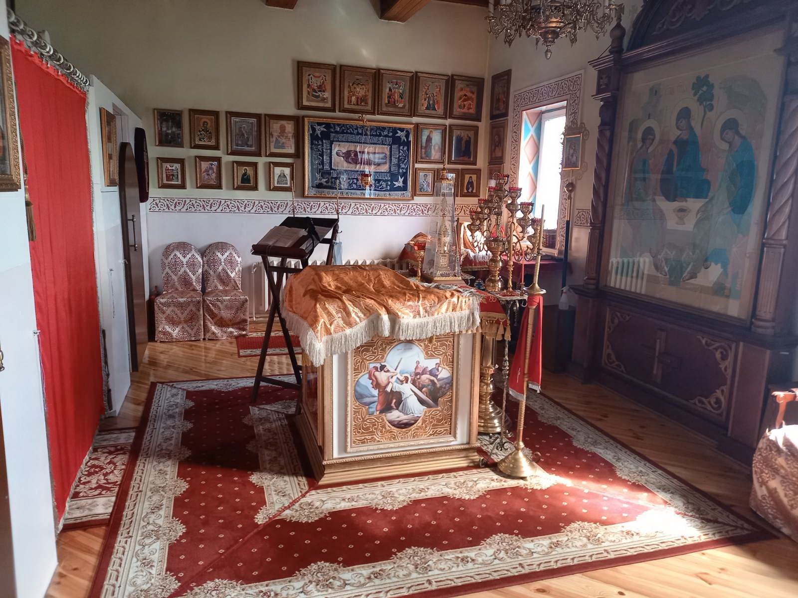 Алтарь, престол