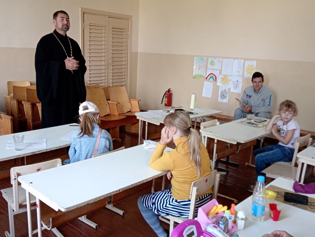 Беседу ведёт иерей Михаил Маркосян