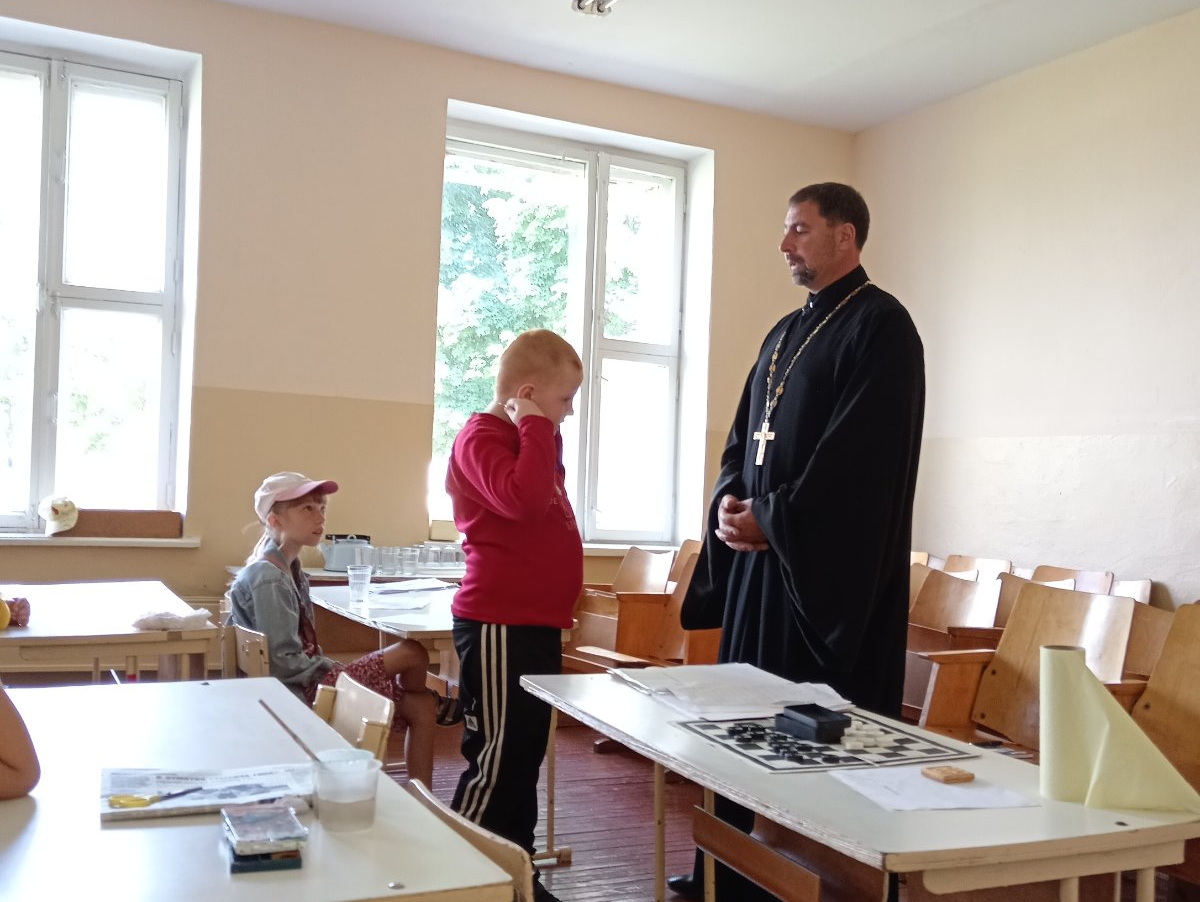 Беседу ведёт иерей Михаил Маркосян