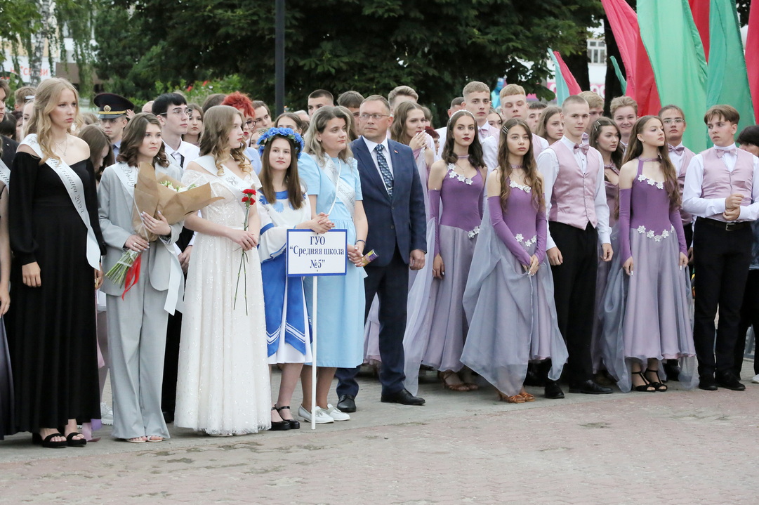 Выпускники