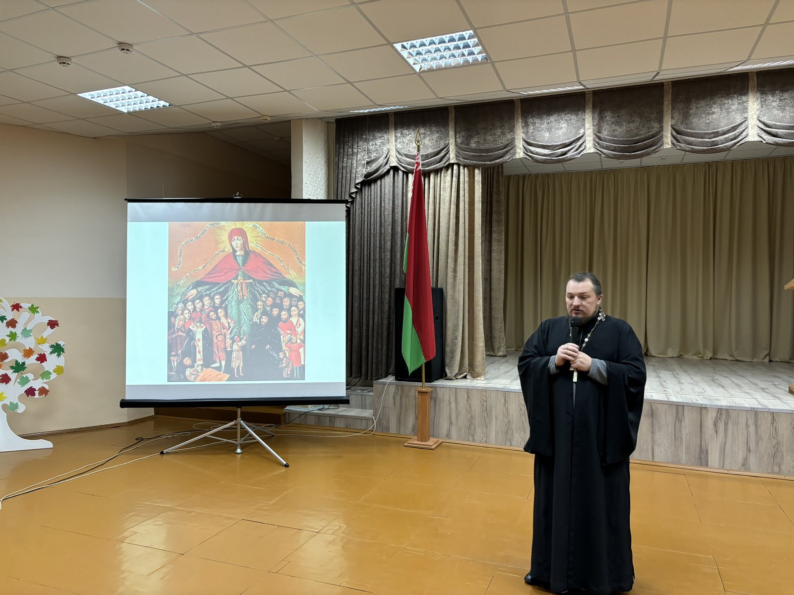 Беседу ведёт иерей Вячеслав Рябица