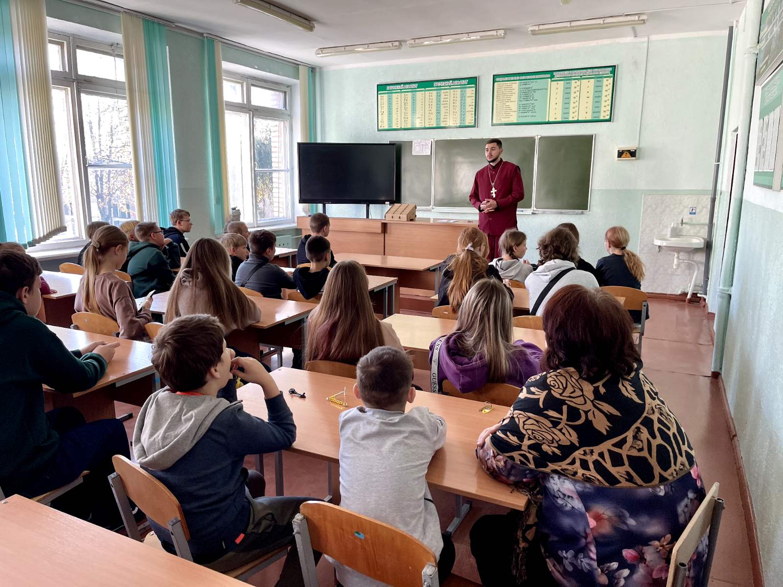 Беседу ведёт иерей Георгий Чичов