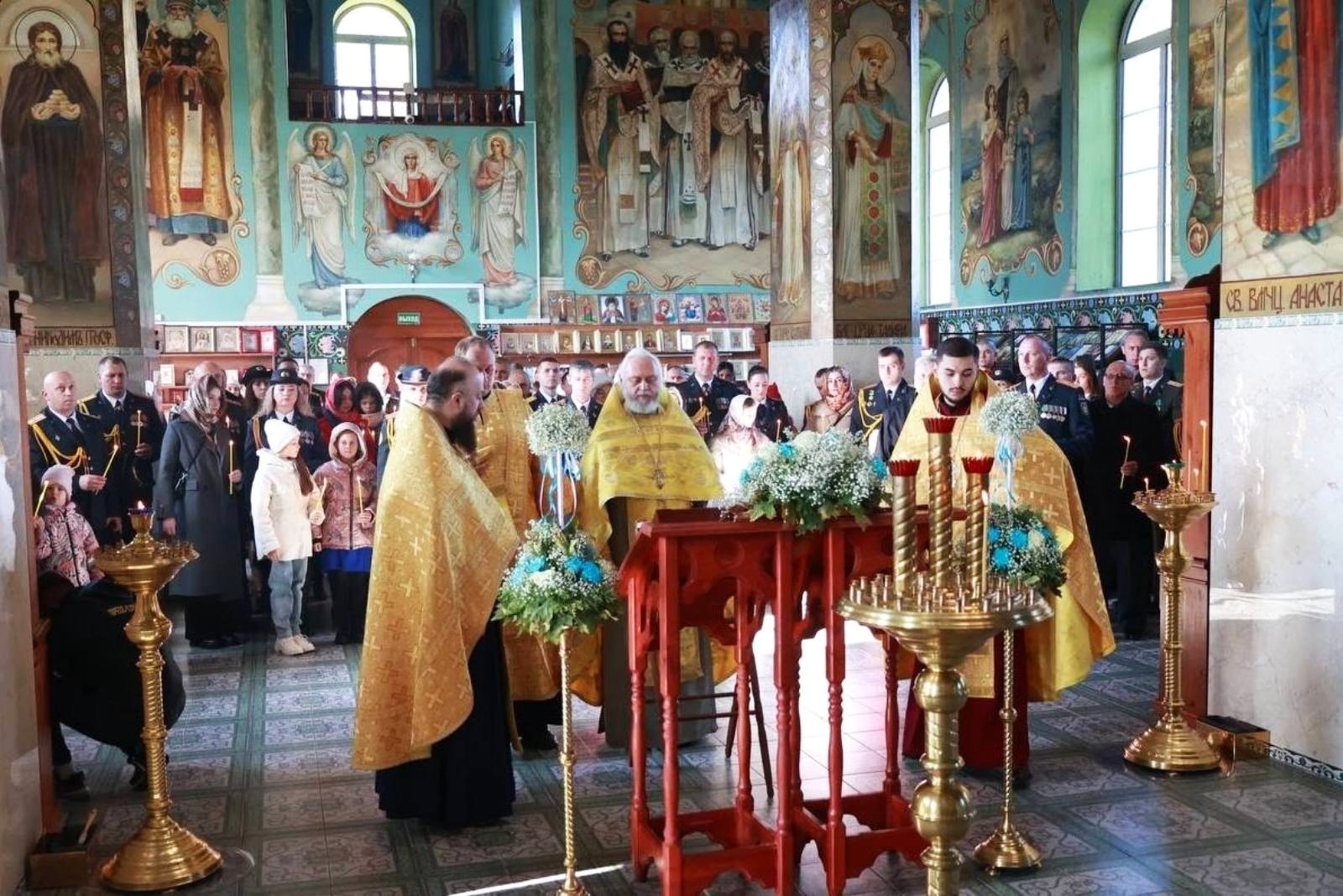 Молебен
