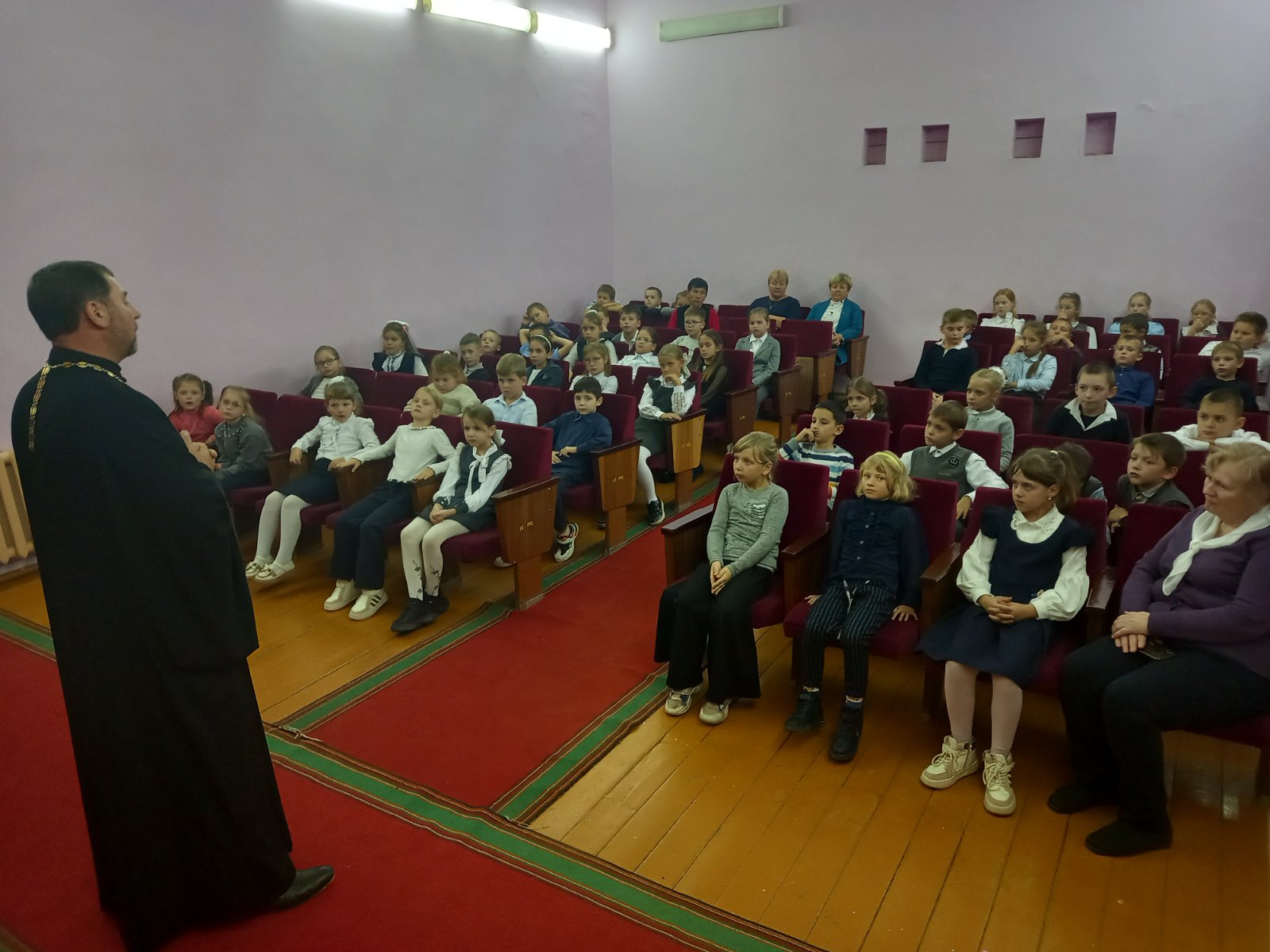 Беседу ведёт иерей Михаил Маркосян