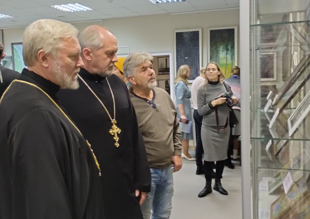 Знакомство с выставкой