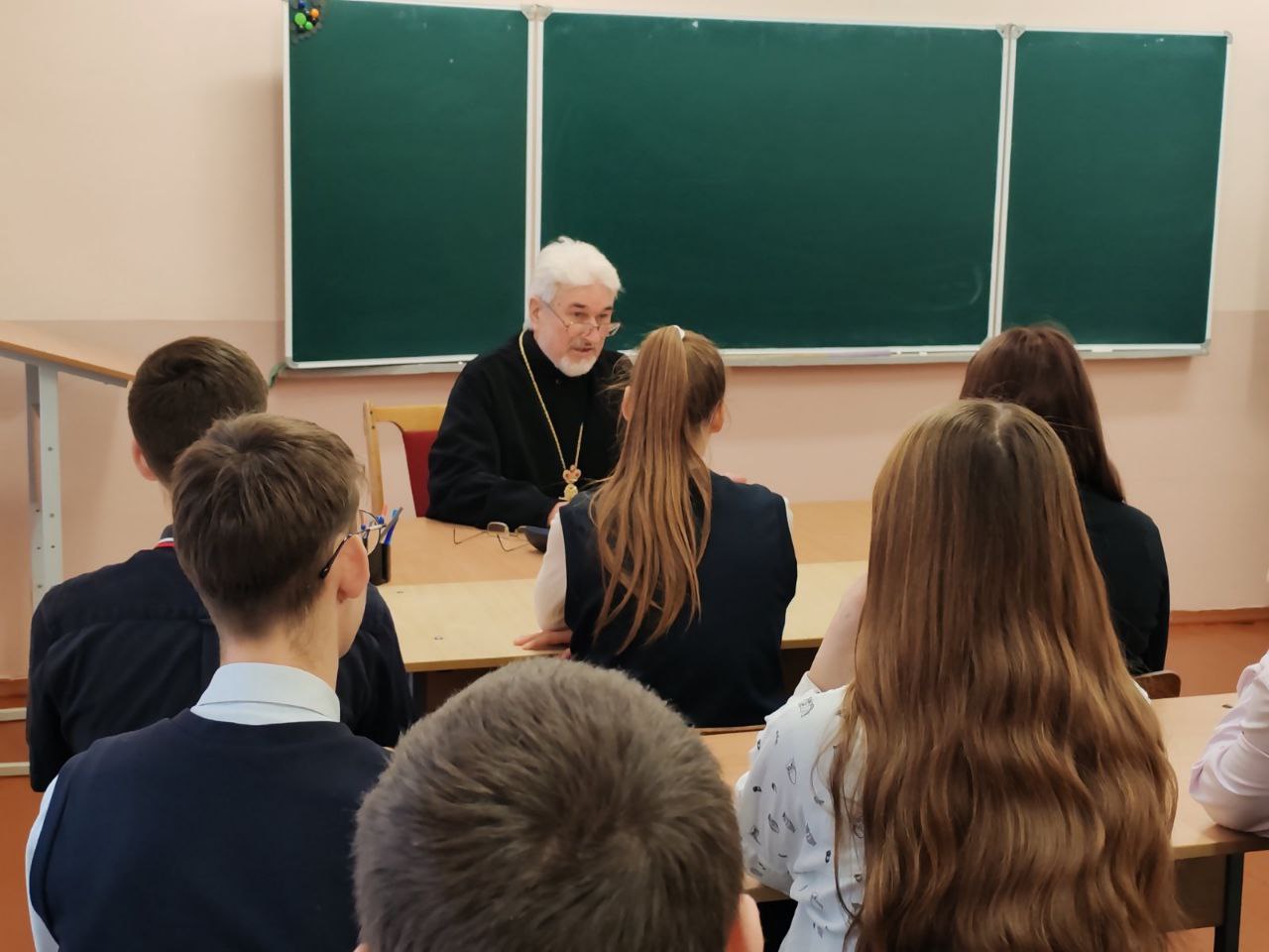 Беседу ведёт протоиерей Пётр Петрушенко