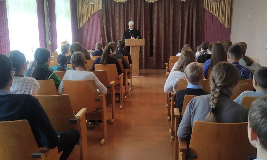 Беседу ведёт протоиерей Пётр Петрушенко