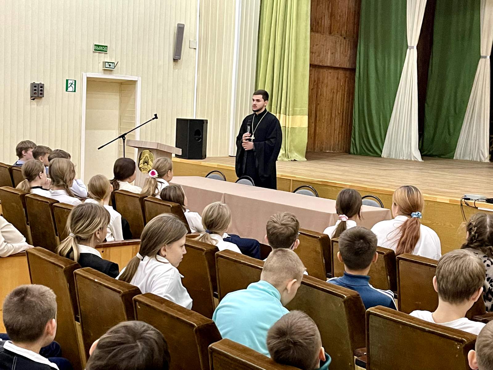 Беседу ведёт диакон Георгий Чичов