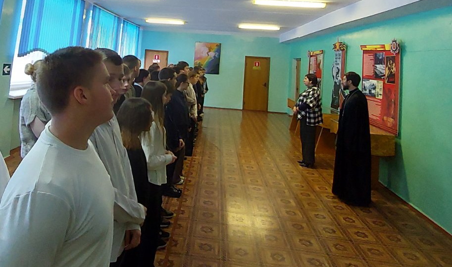 Беседу ведёт иерей Сергий Плетежов