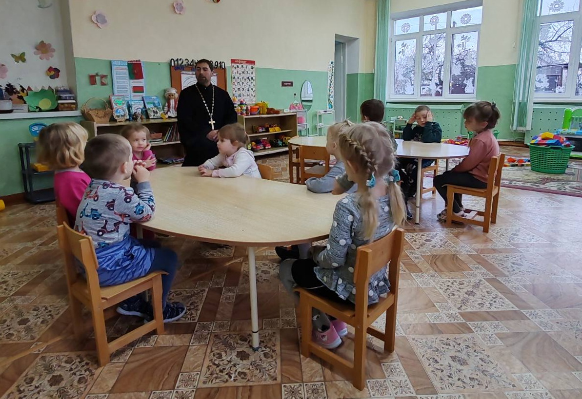 Беседу ведёт иерей Михаил Маркосян