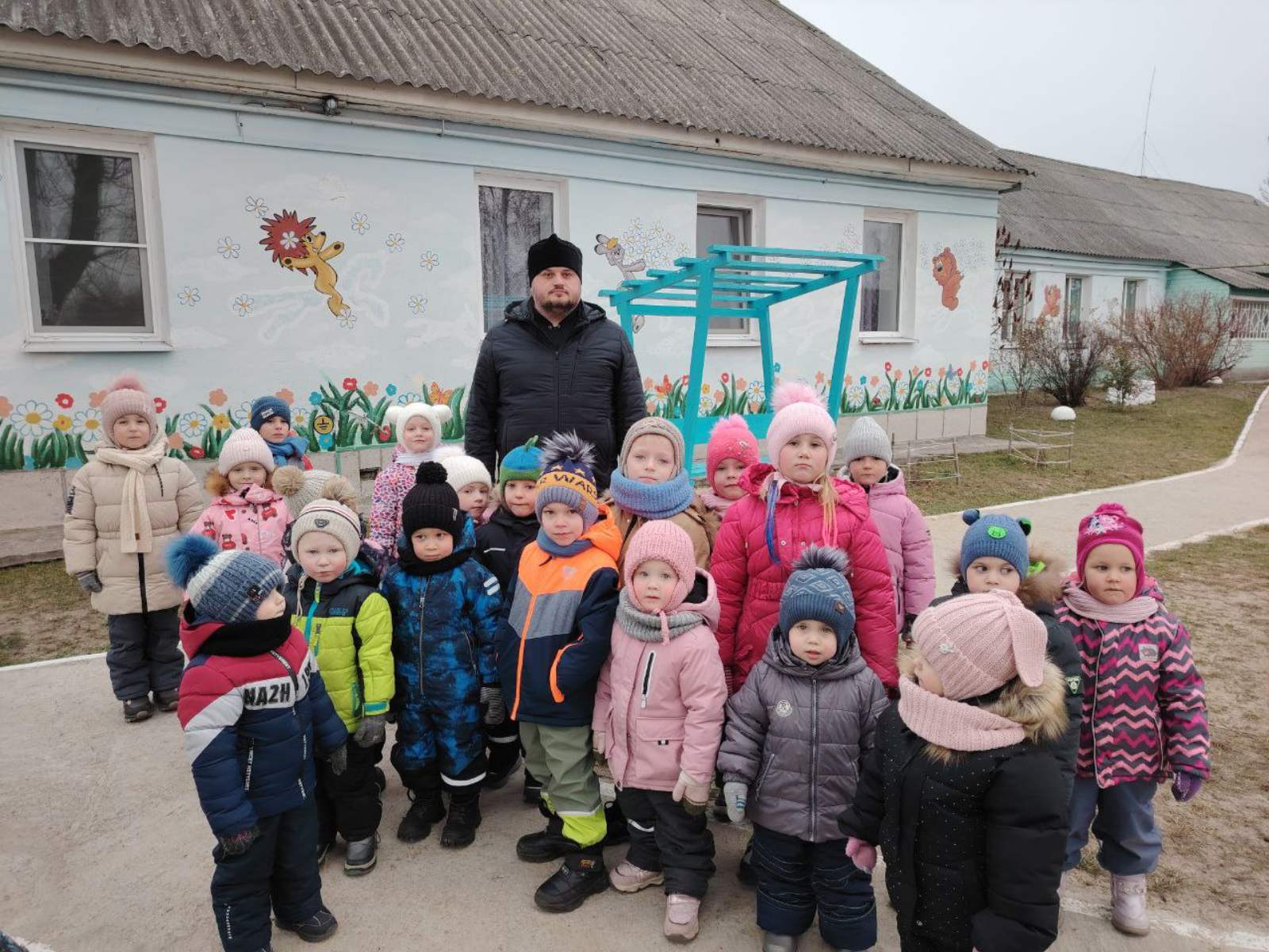 Диакон Михаил Шмидов с детьми