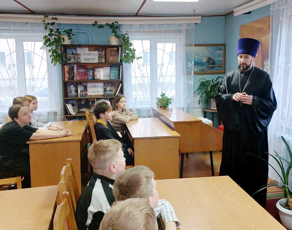 Беседу ведёт иерей Сергий Плетежов
