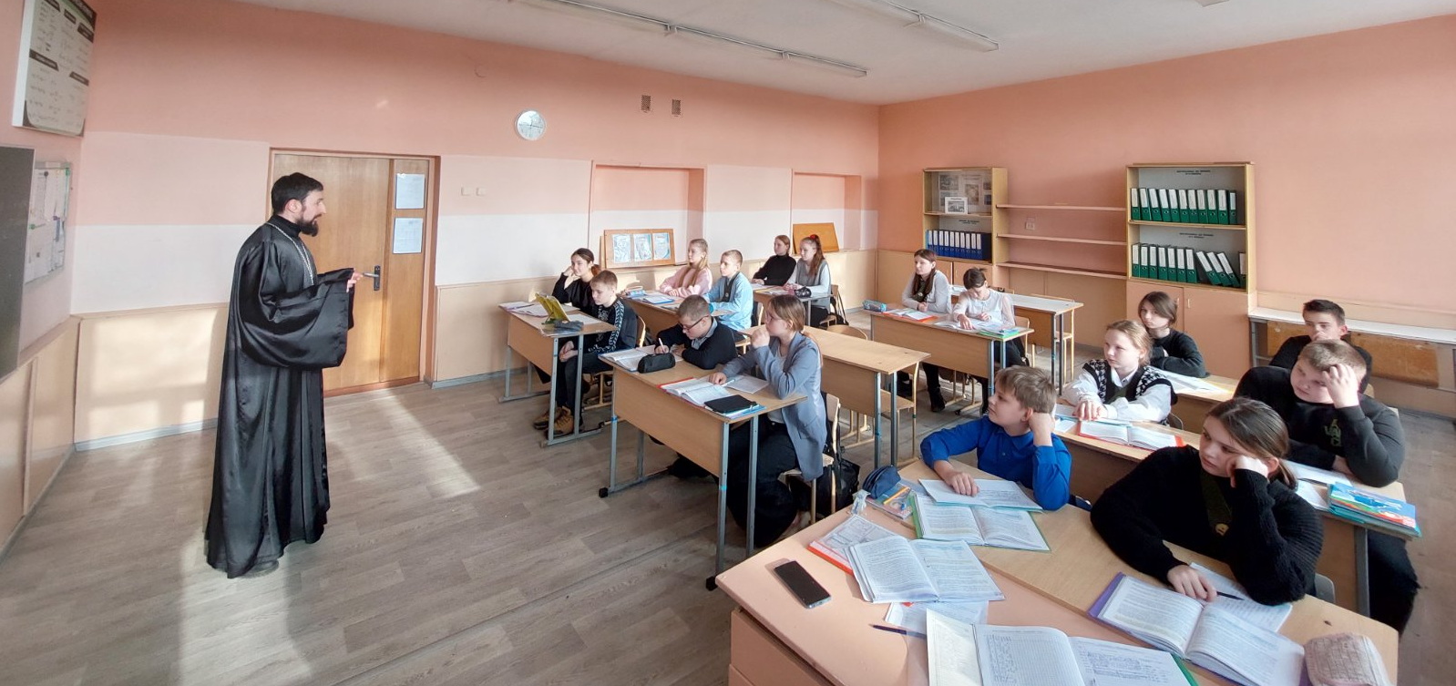 Беседу ведёт иерей Сергий Плетежов