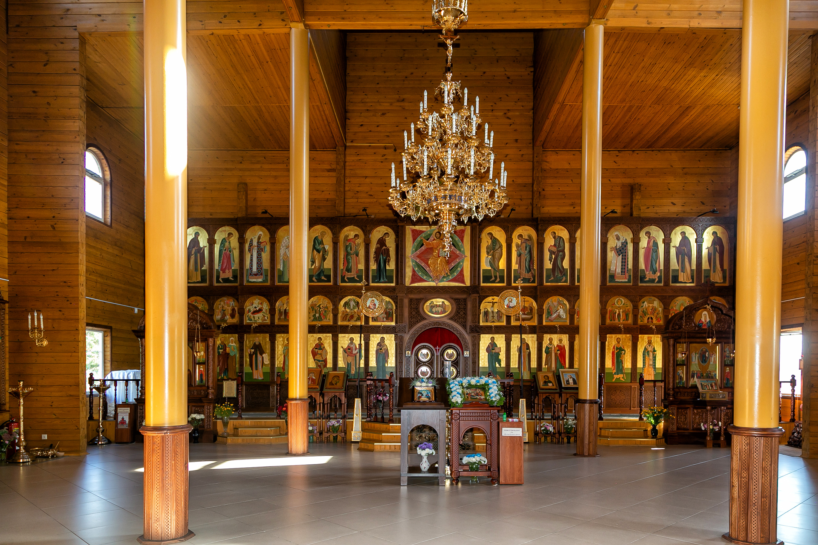 храм внутри