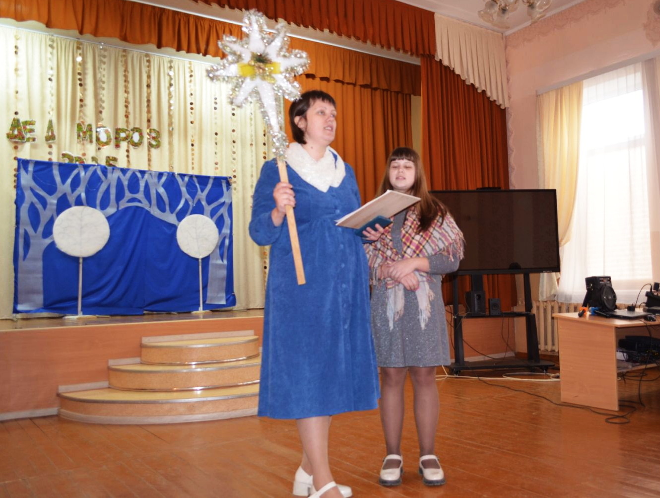 Сцена спектакля