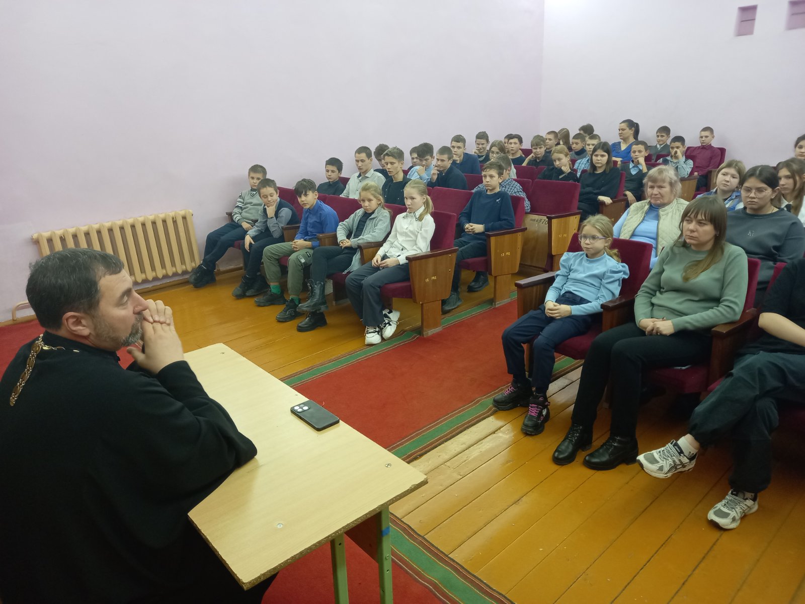 Беседу ведёт иерей Михаил Маркосян
