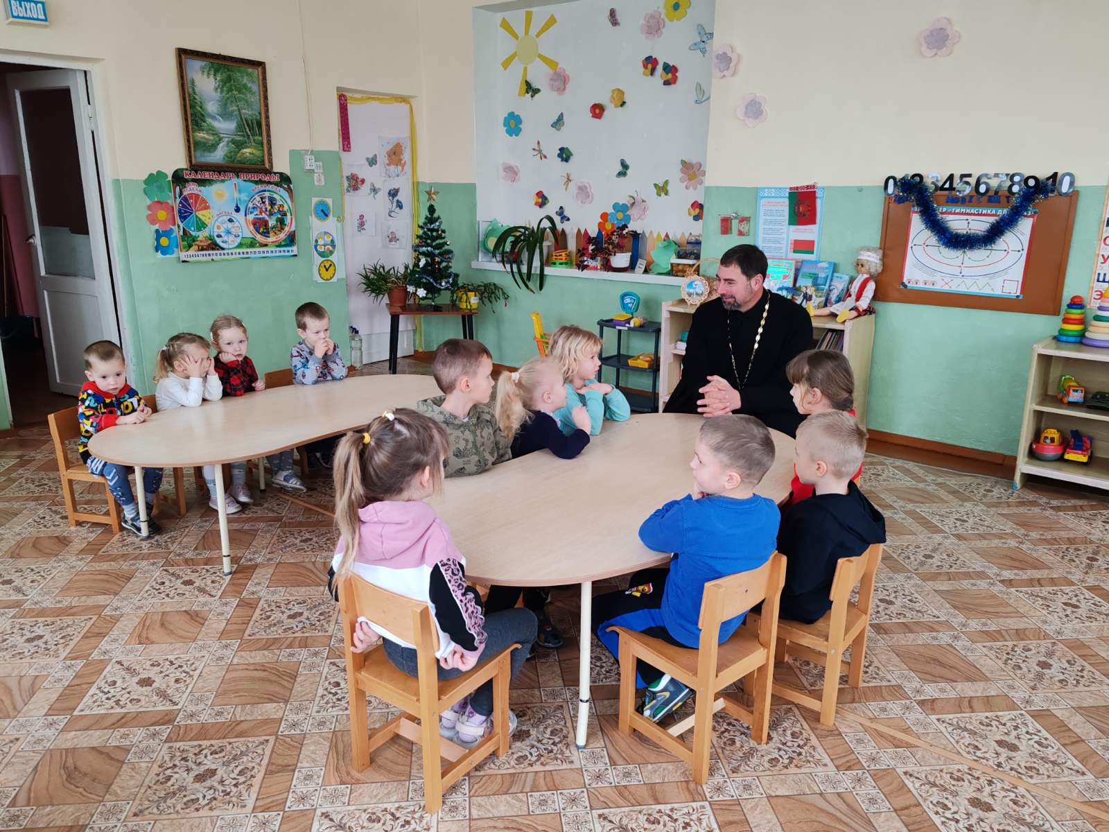 Беседу ведёт иерей Михаил Маркосян