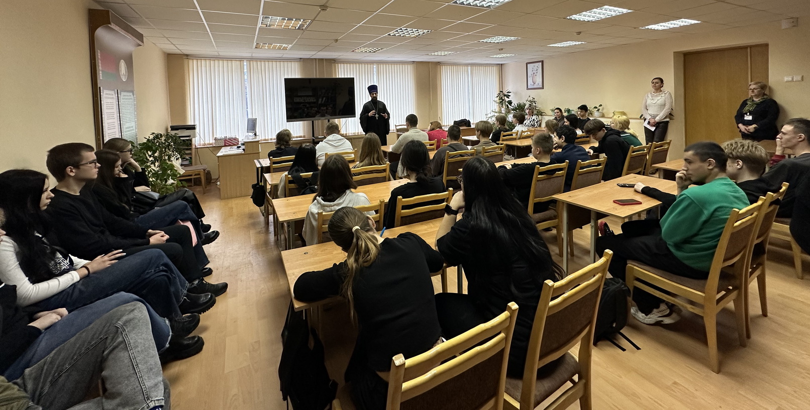 Беседу ведёт иерей Сергий Плетежов