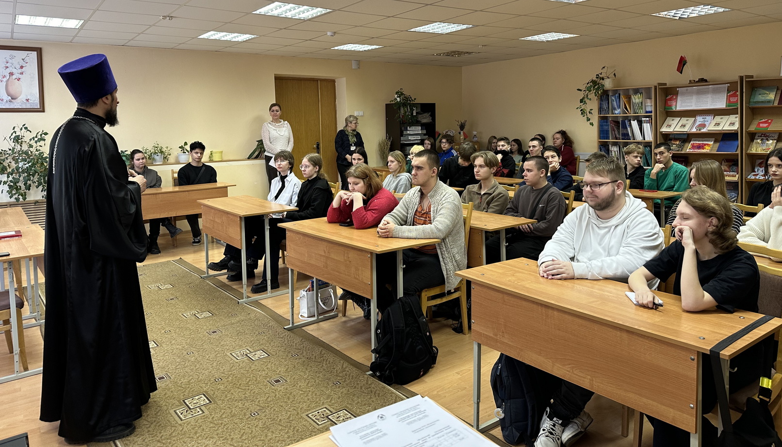 Беседу ведёт иерей Сергий Плетежов