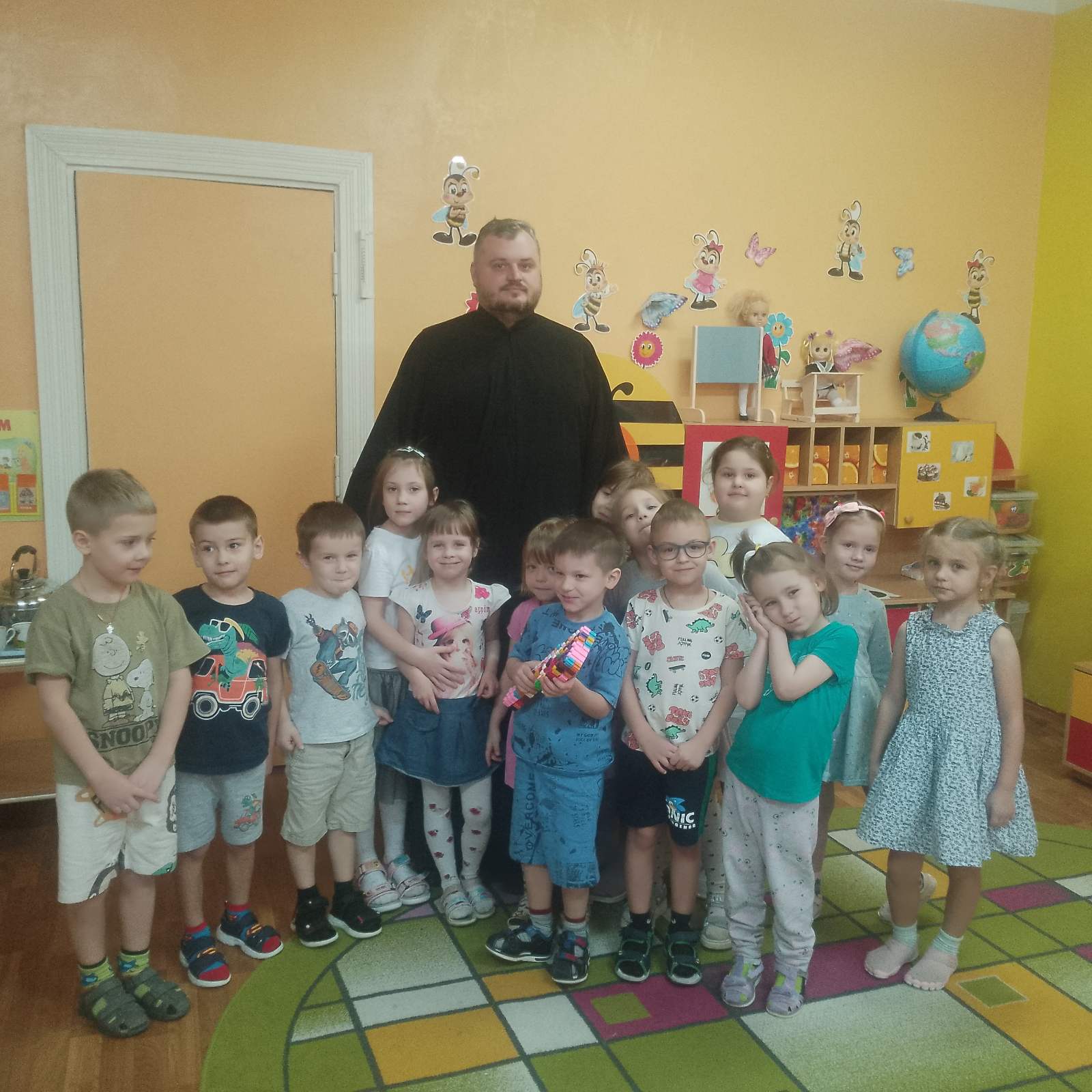 Диакон Михаил Шмидов с детьми
