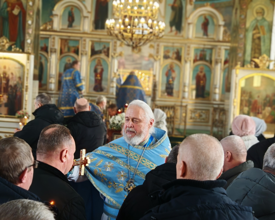 Молебен