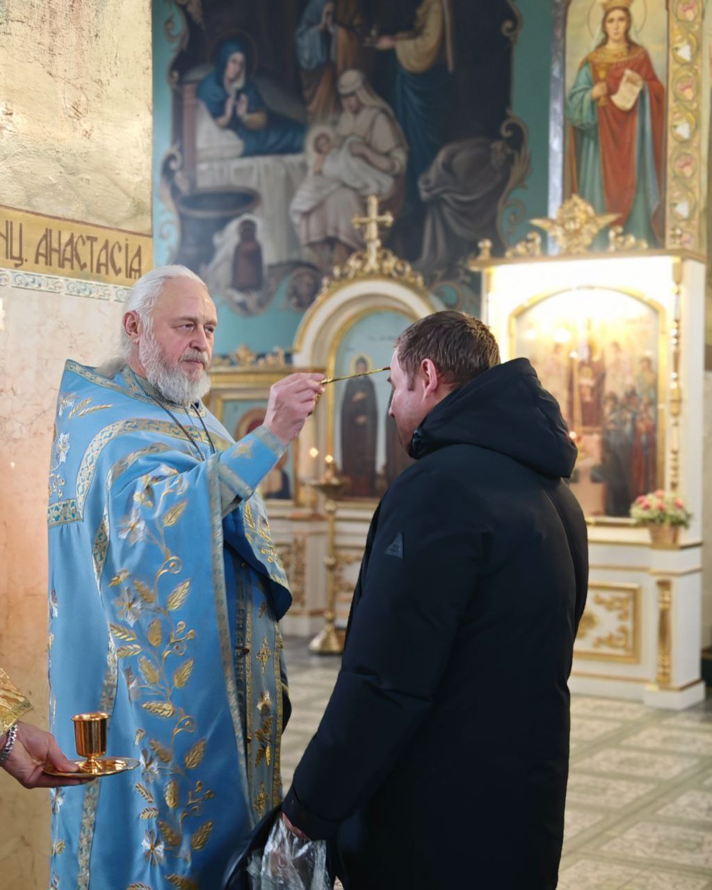 На службе