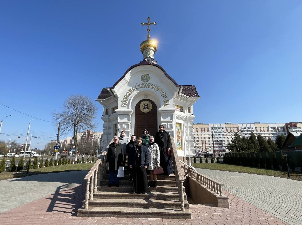 У часовни в честь святого благоверного князя Александра Невского