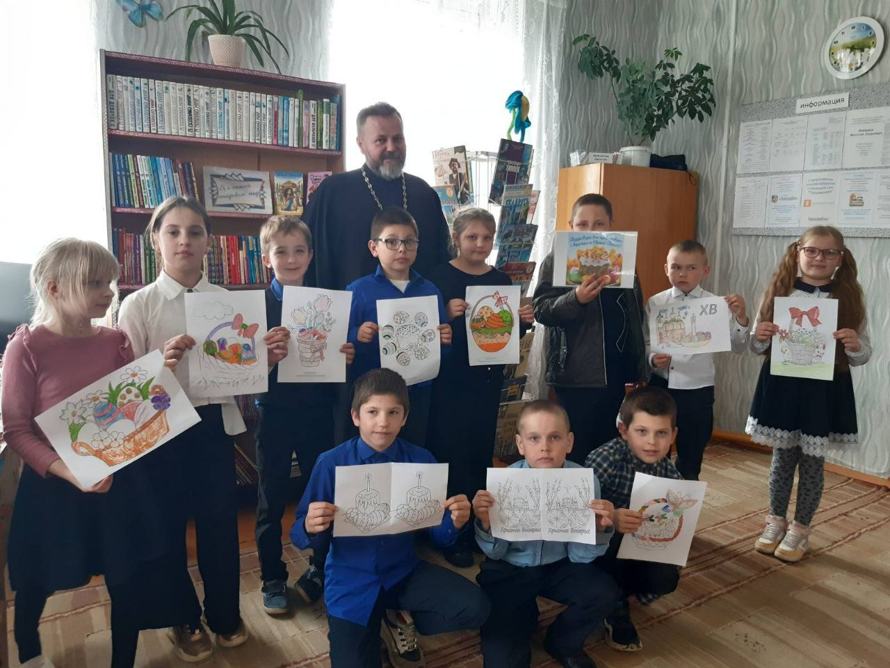 Иерей Василий Терешков с юными читателями