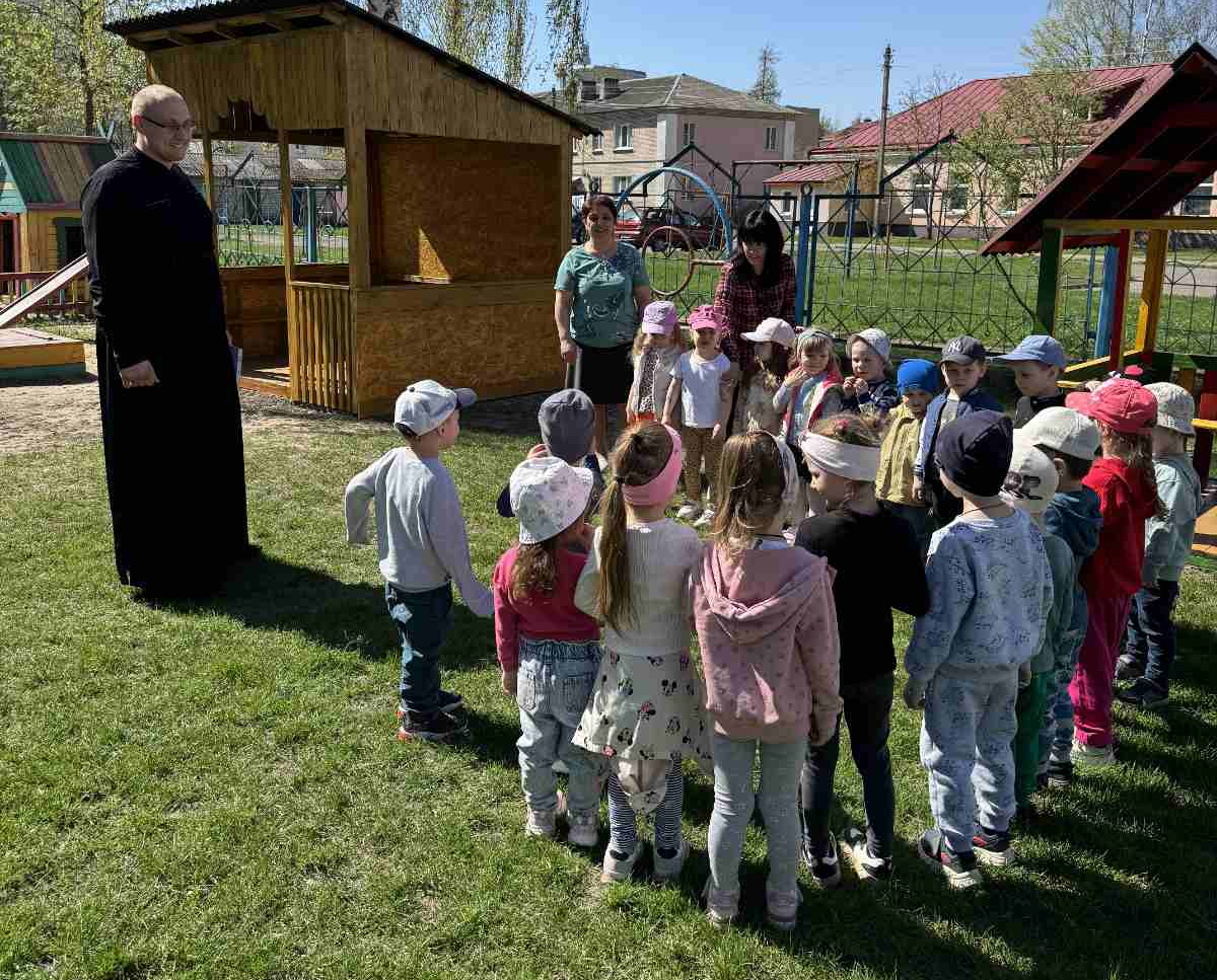 С воспитанниками детского сада