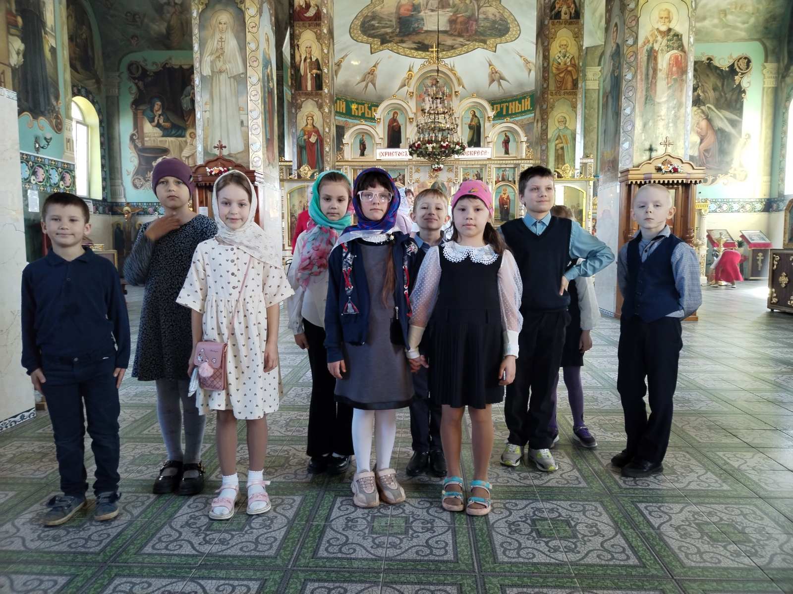 В храме
