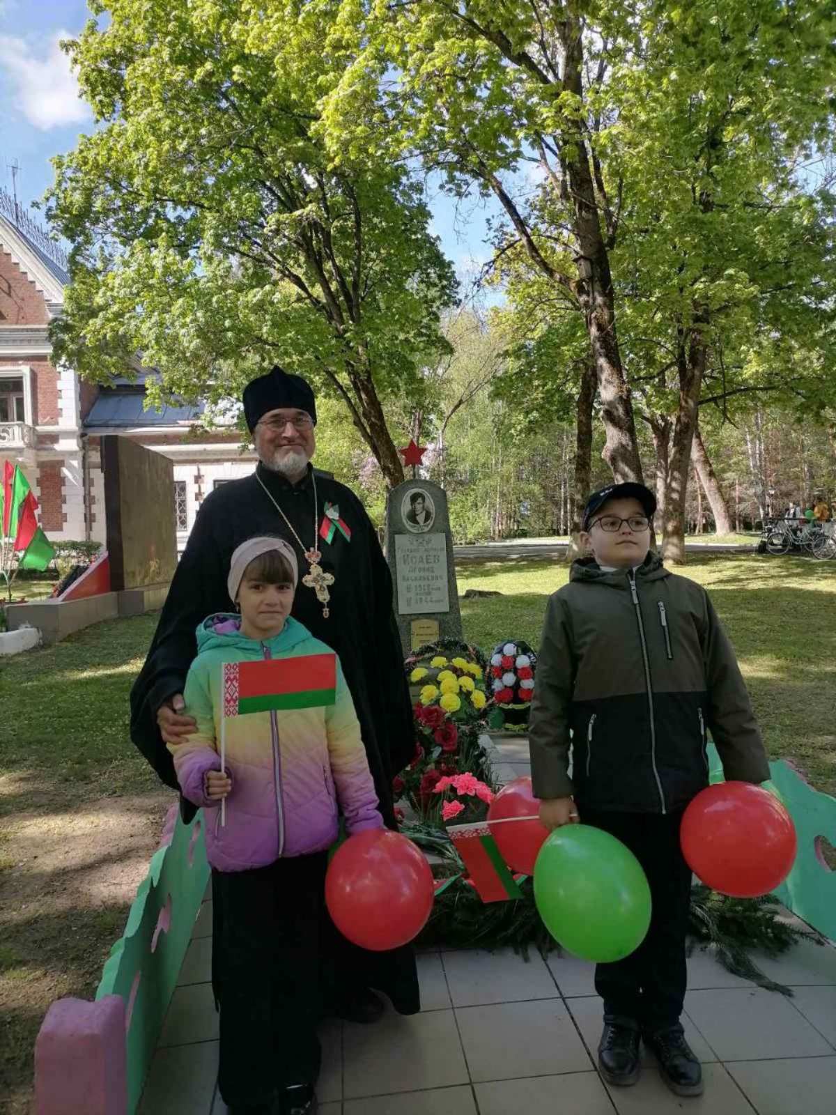 На митинге