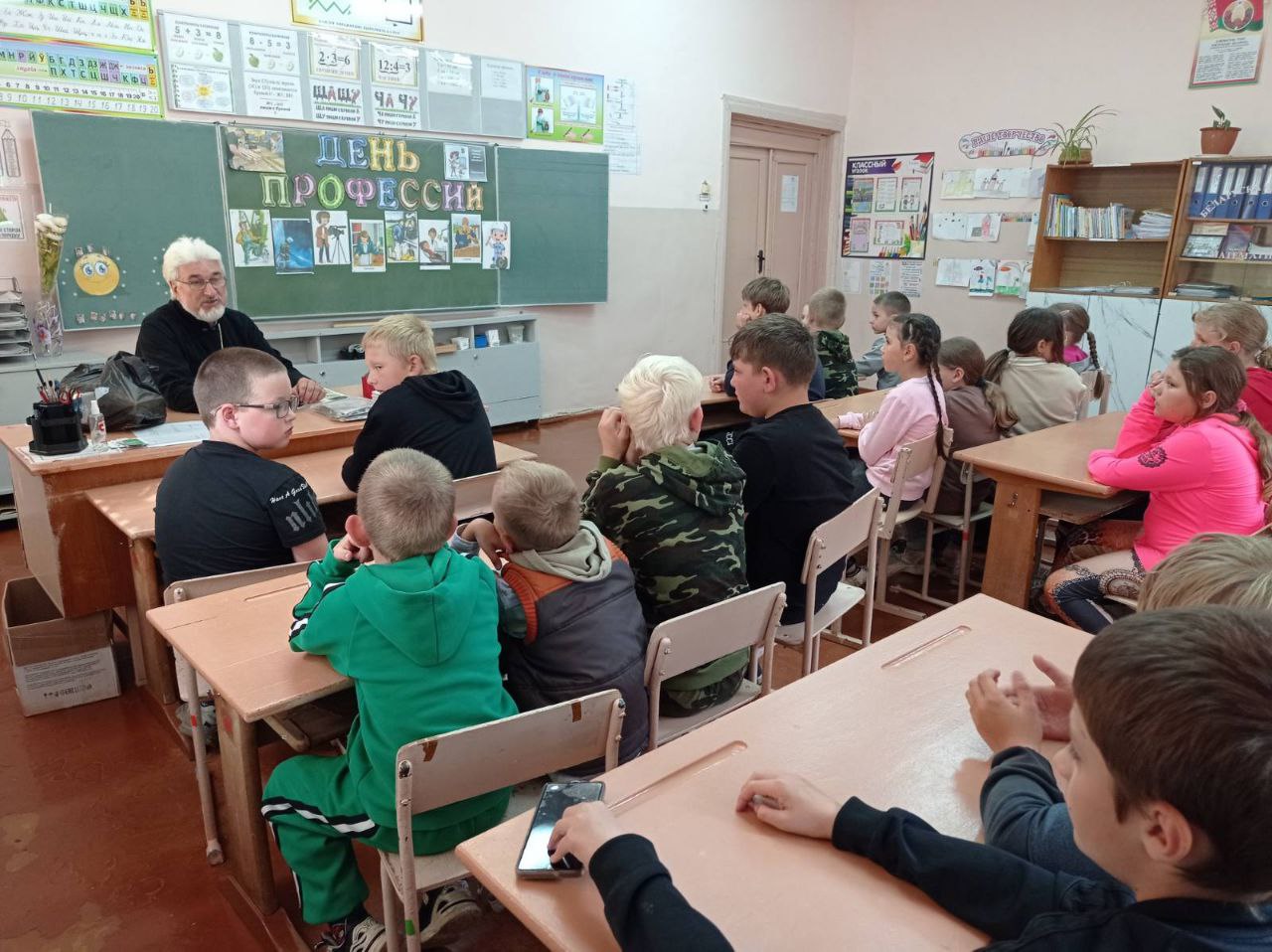 Беседу ведёт протоиерей Пётр Петрушенко