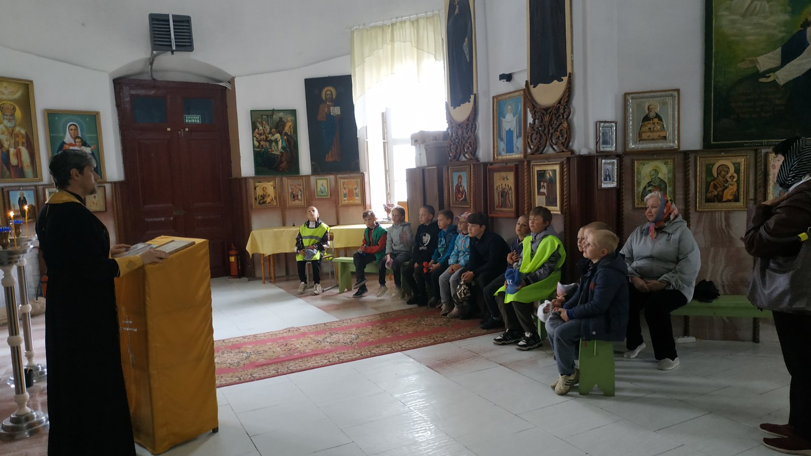 Беседу ведёт протоиерей Евгений Межуев