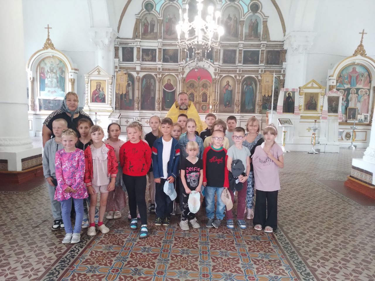 В храме