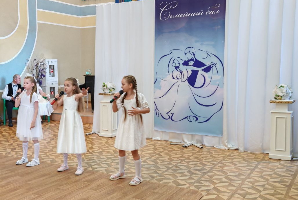 Юные вокалистки 