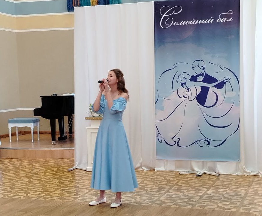 Поёт Наталья Новикова