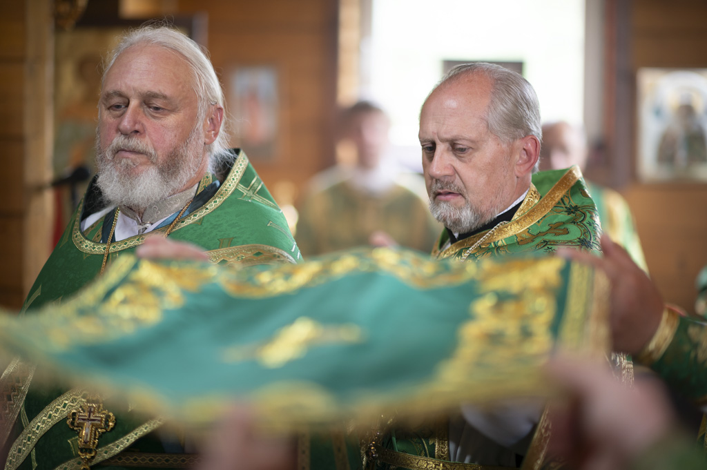 Божественная литургия в храме прп.Серафима Саровского