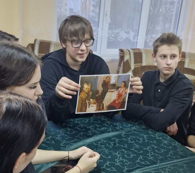 С репродукцией картины