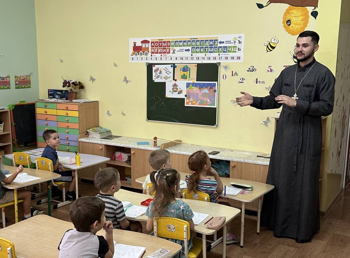 Беседу ведёт иерей Георгий Чичов