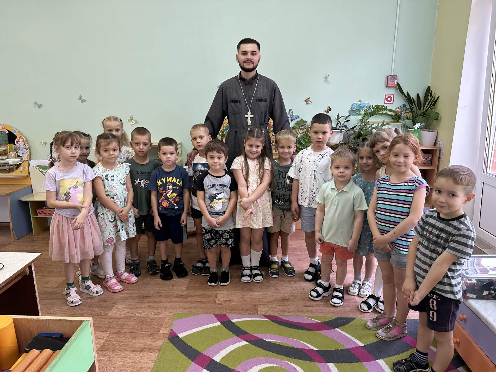 Иерей Георгий Чичов с детьми