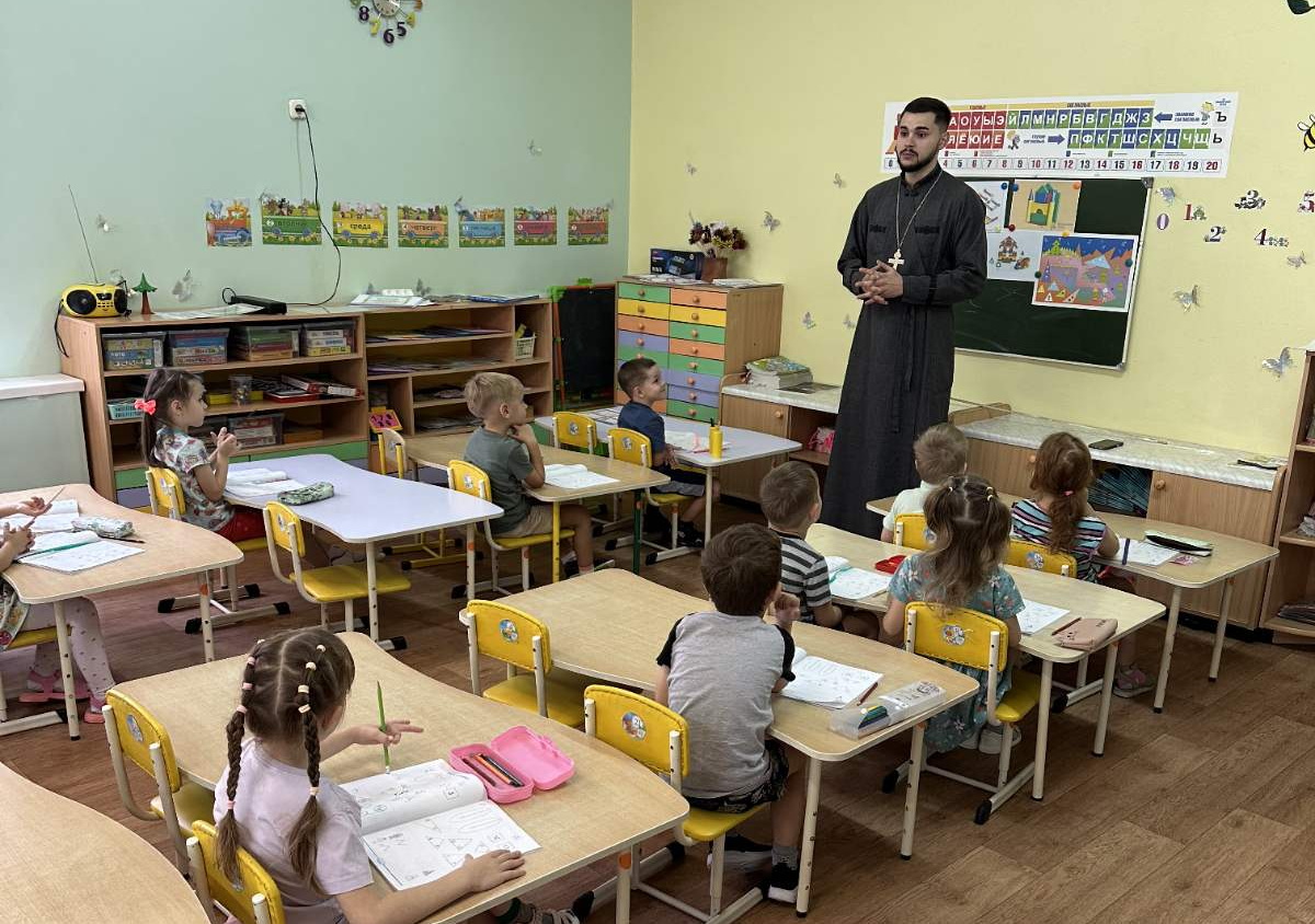 Беседу ведёт иерей Георгий Чичов