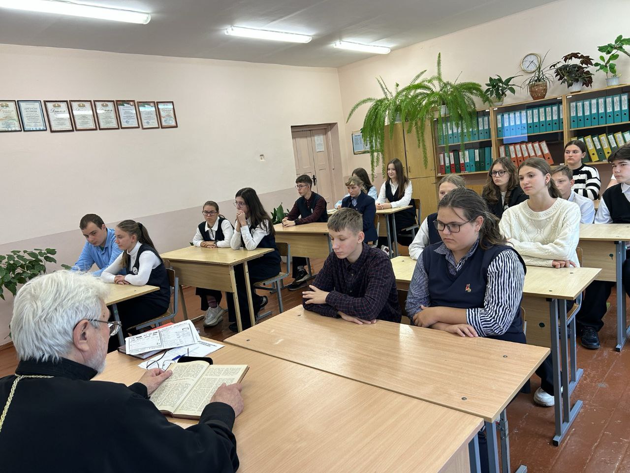 Беседу ведёт протоиерей Пётр Петрушенко