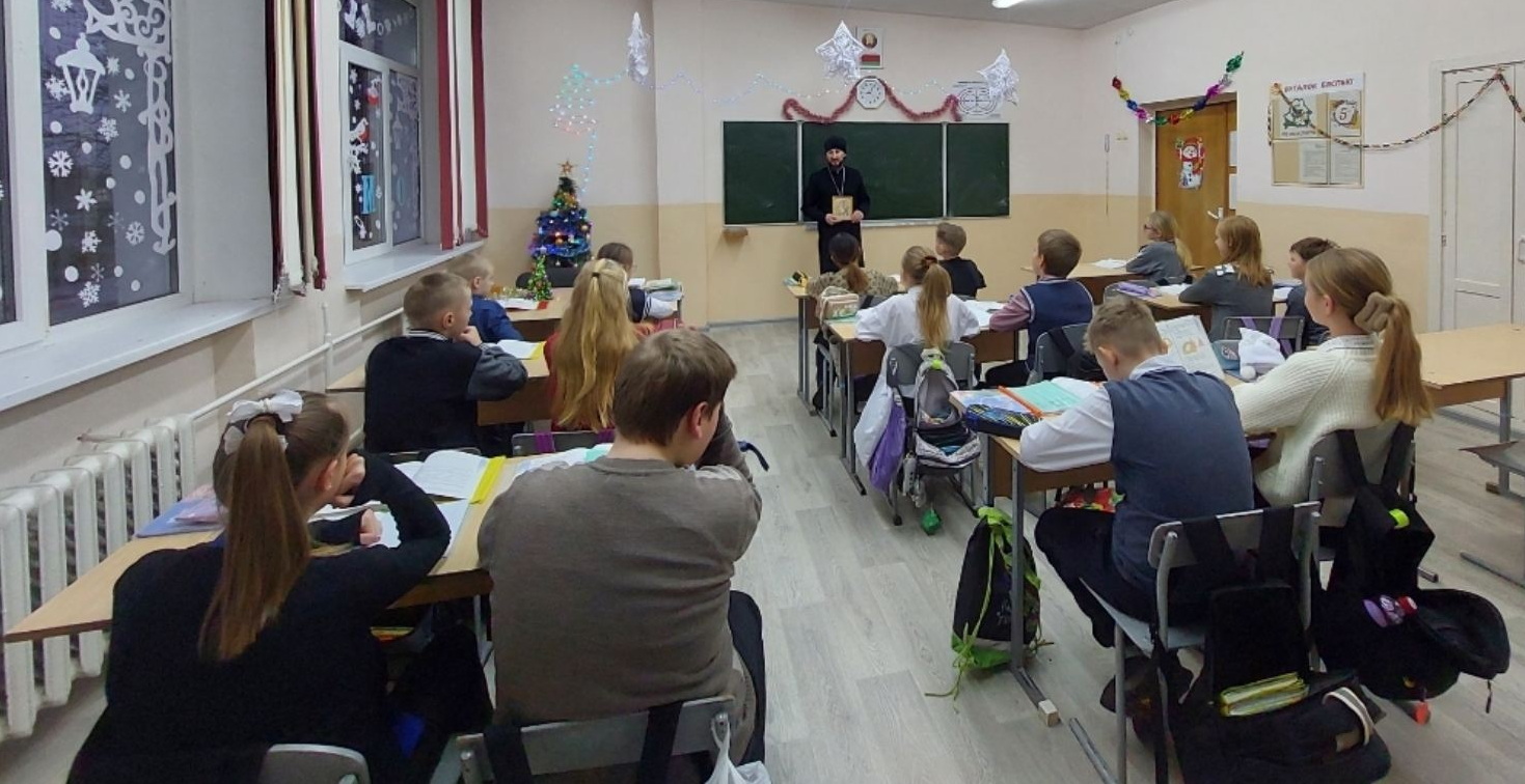 Беседу ведёт иерей Сергий Плетежов