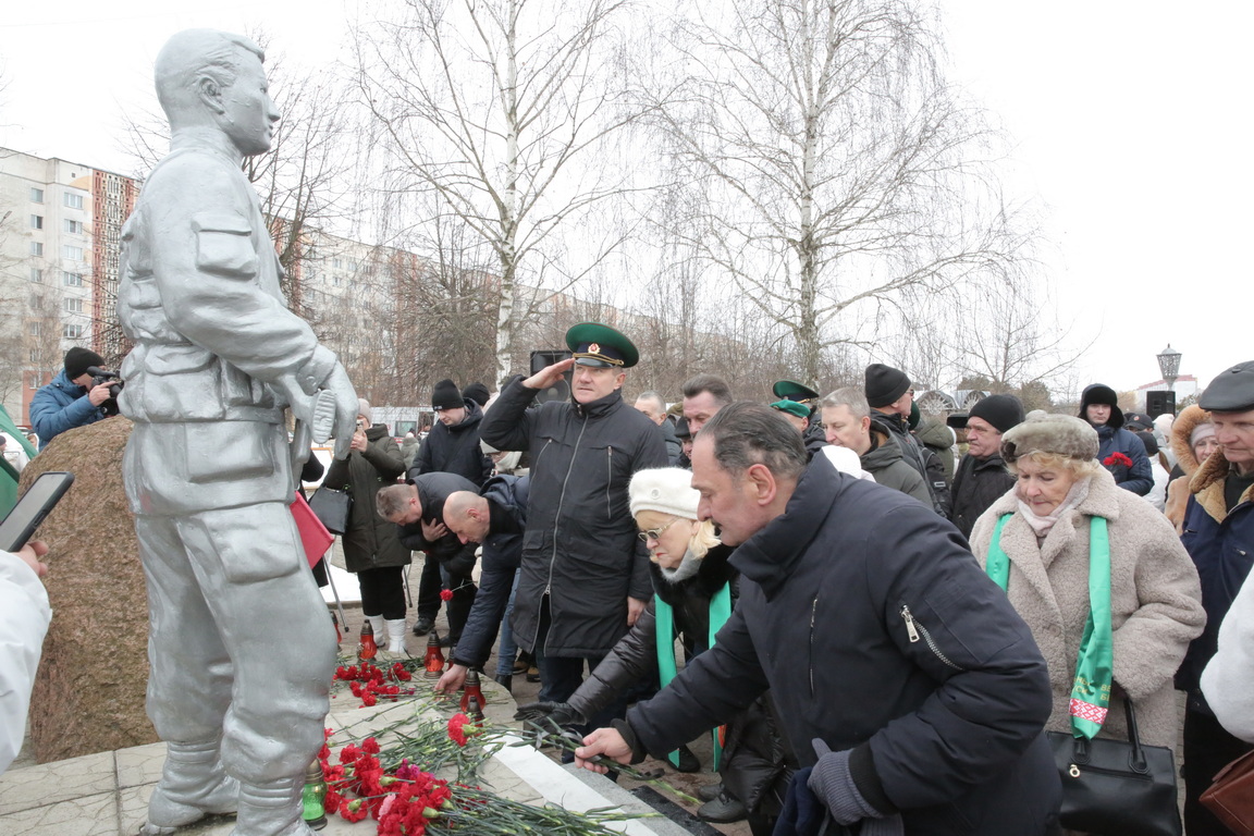 Возложение цветов
