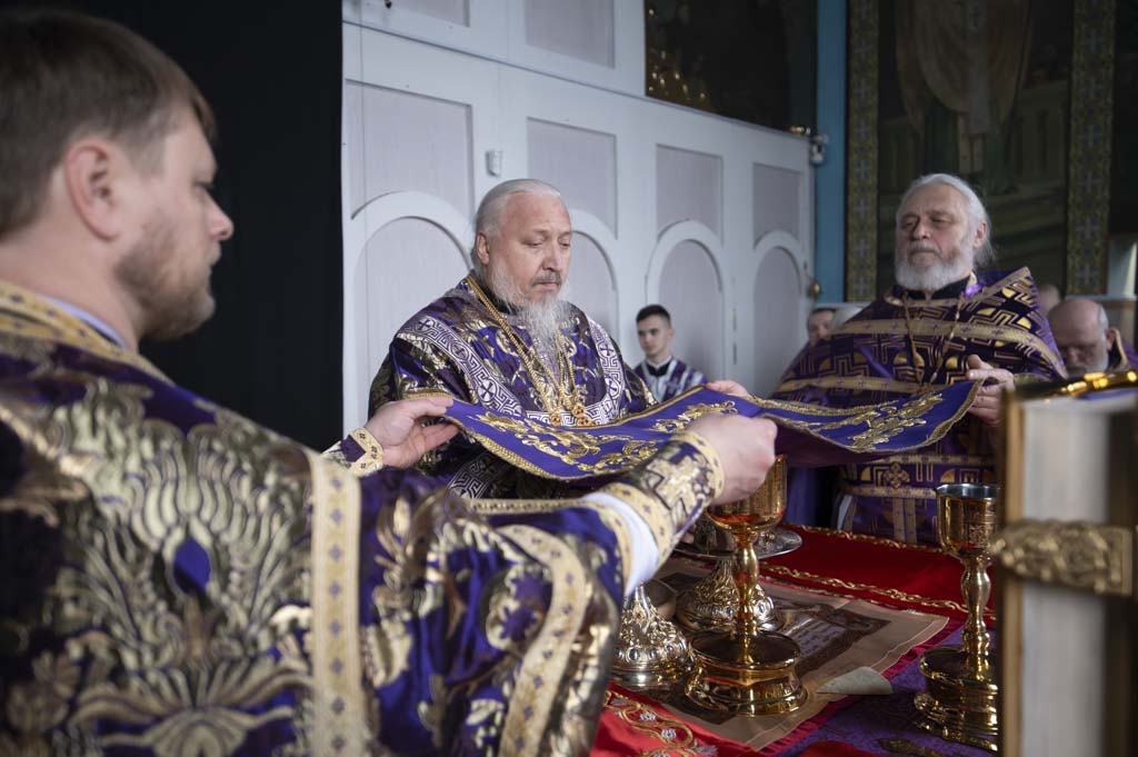 Во время богослужения