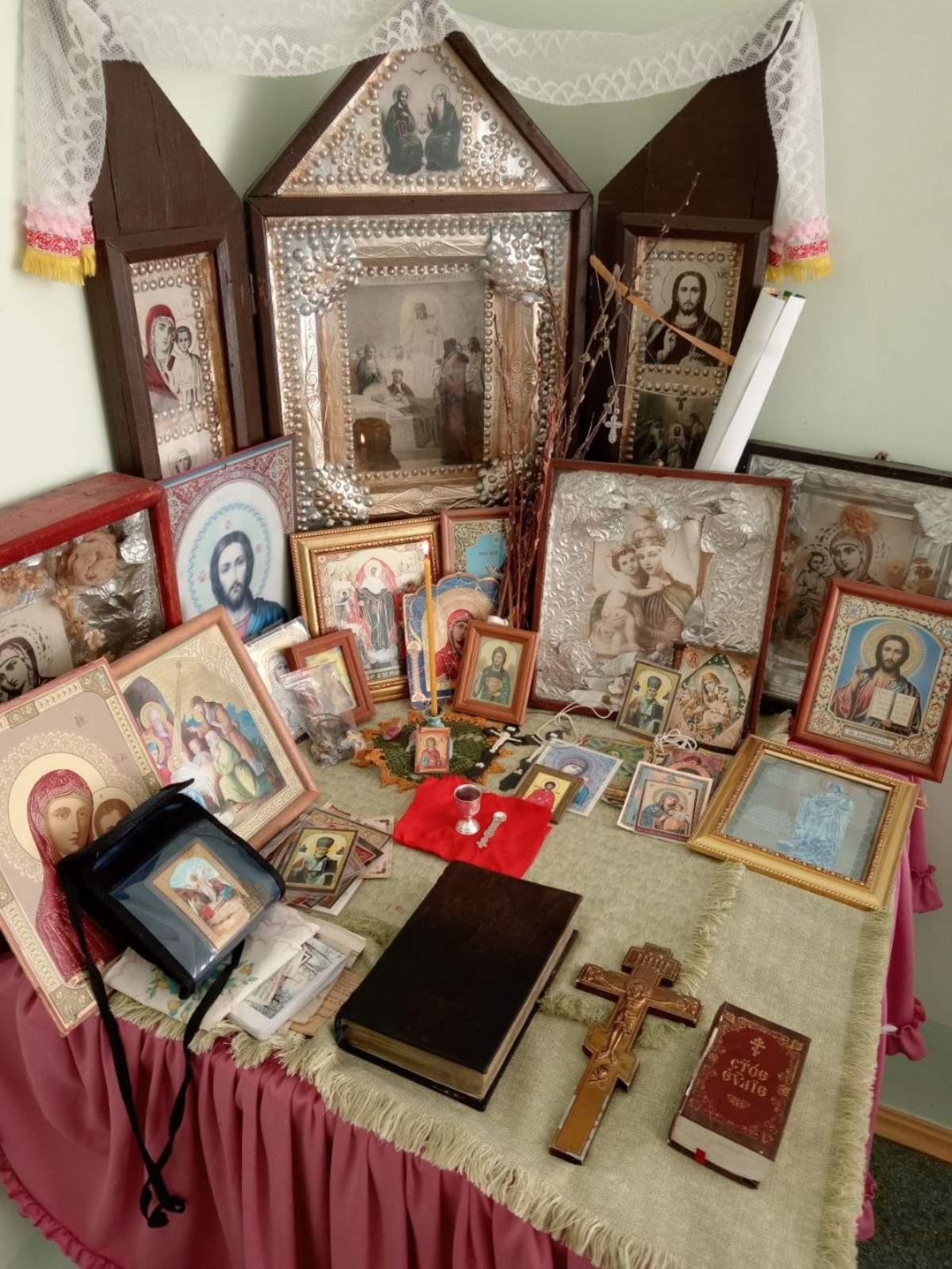 Молитвенный уголок в Кировской больнице сестринского ухода