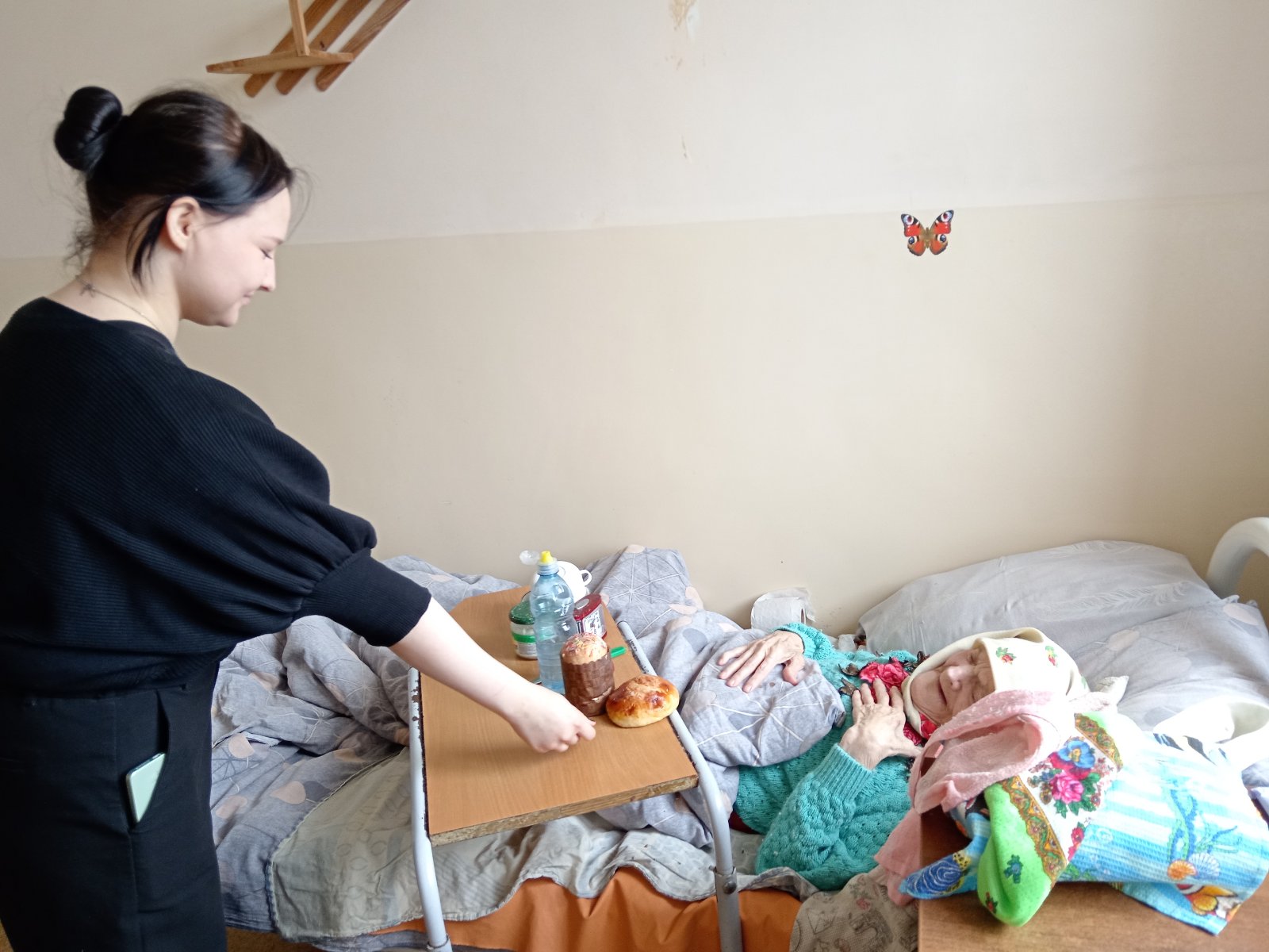 Угощение для лежачих пациентов