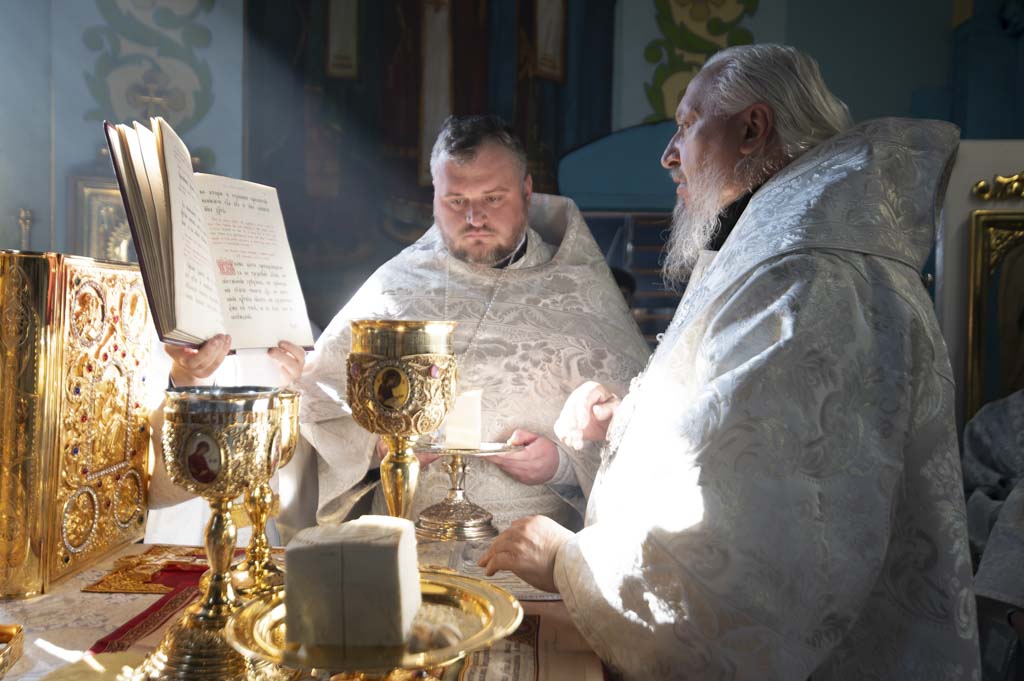 Во время хиротонии 