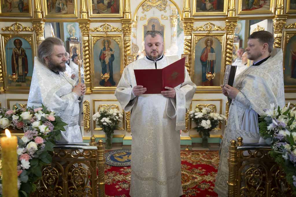 Во время хиротонии 