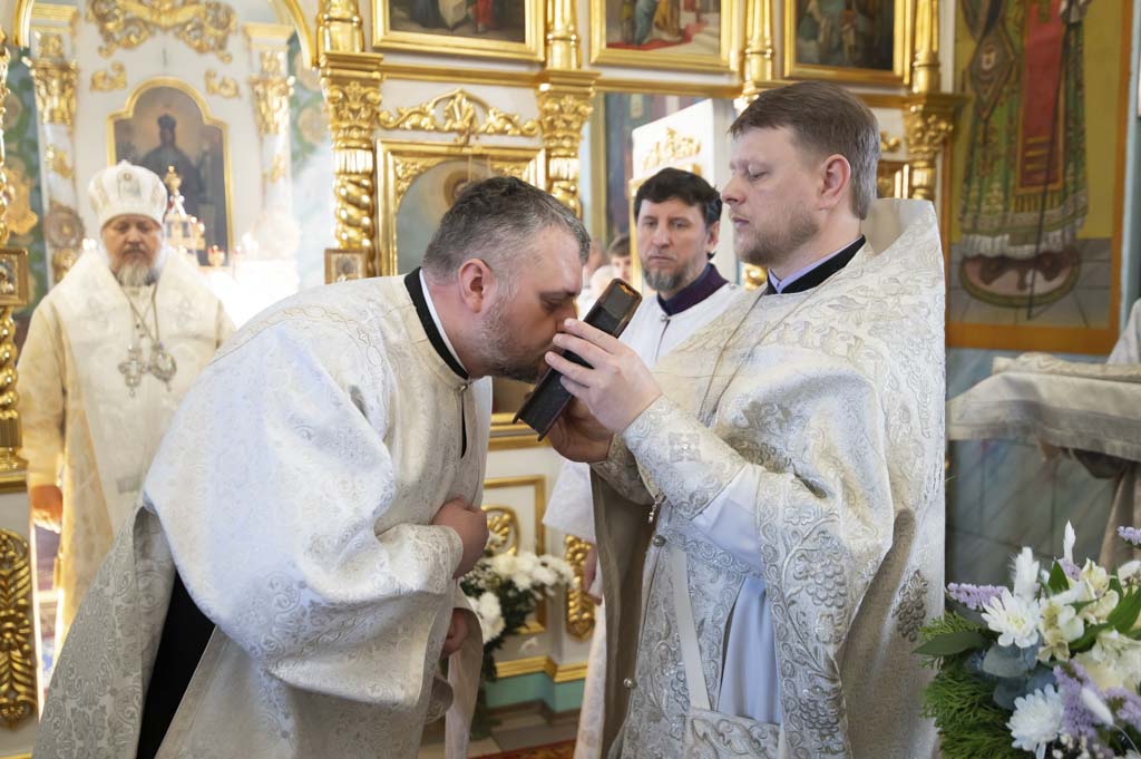 Во время хиротонии 